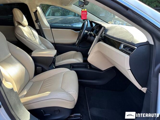 Tesla Model S 40 interauto-car
