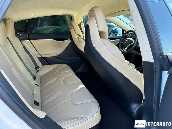 Tesla Model S 41 interauto-car