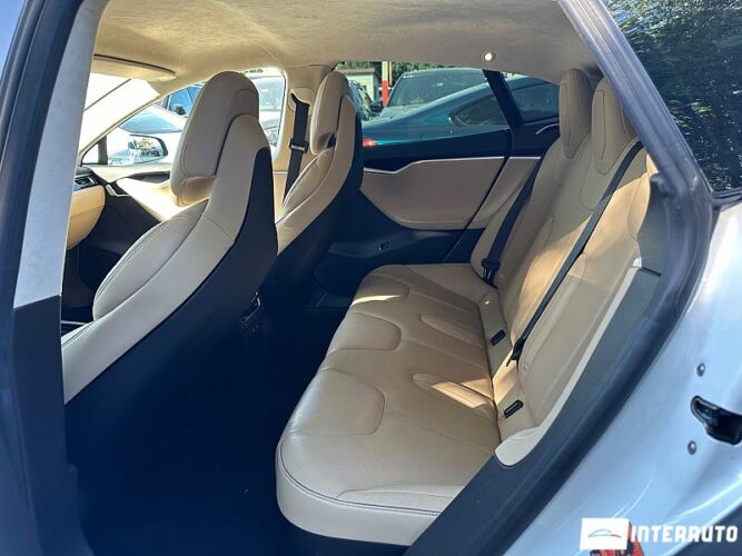 Tesla Model S 42 interauto-car