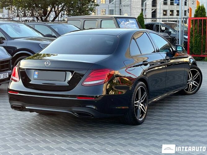 Mercedes E 220 34 interauto-car
