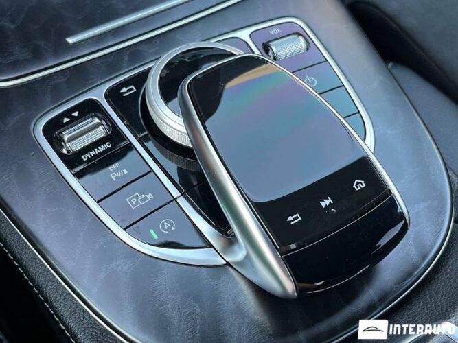 Mercedes E 220 44 interauto-car