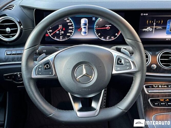 Mercedes E 220 38 interauto-car