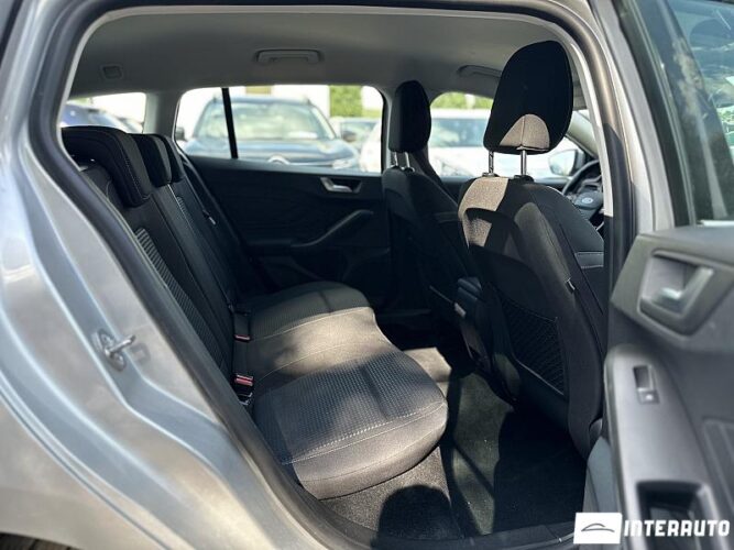 Ford Focus 46 interauto-car