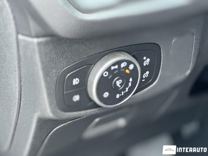 Ford Focus 37 interauto-car