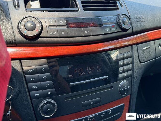 Mercedes E 200 38 interauto-car