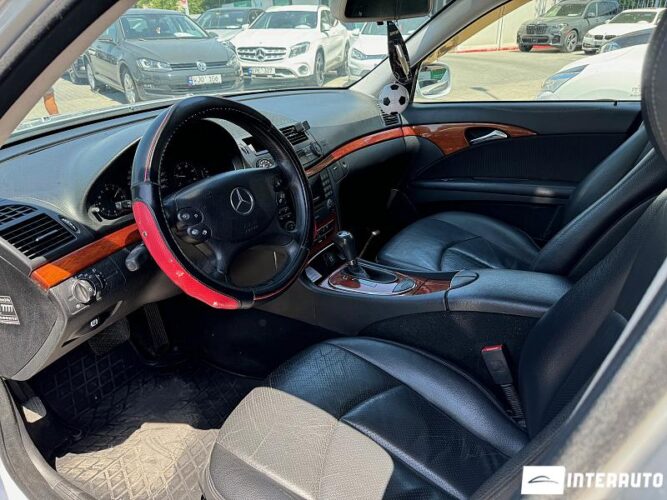 Mercedes E 200 33 interauto-car