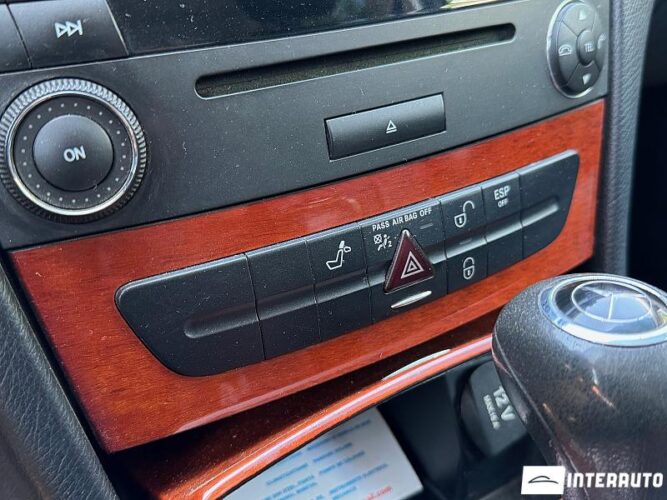 Mercedes E 200 39 interauto-car