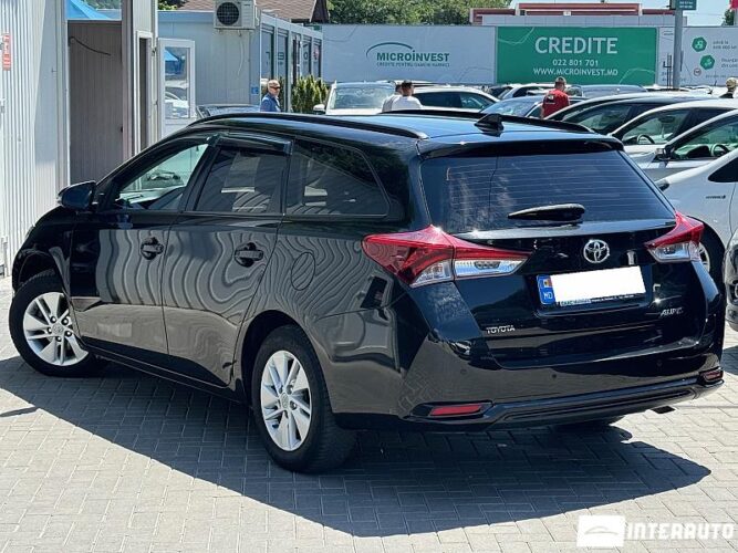 Toyota Auris 31 interauto-car