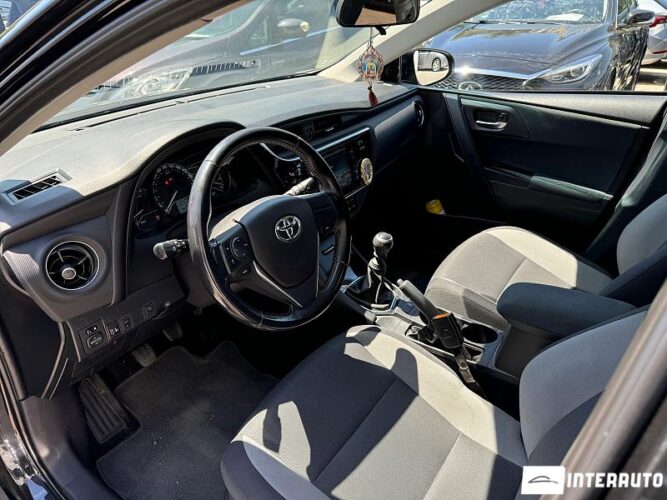 Toyota Auris 33 interauto-car