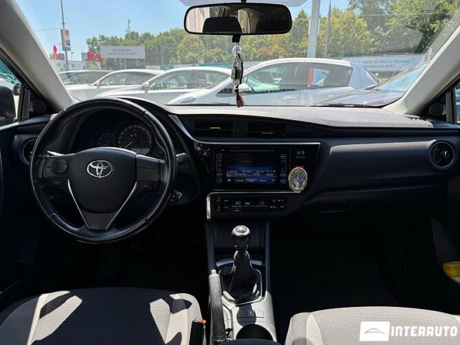 Toyota Auris 34 interauto-car