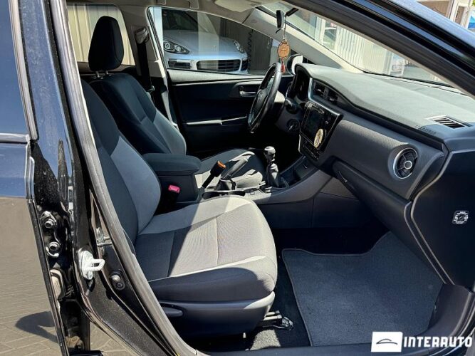 Toyota Auris 43 interauto-car