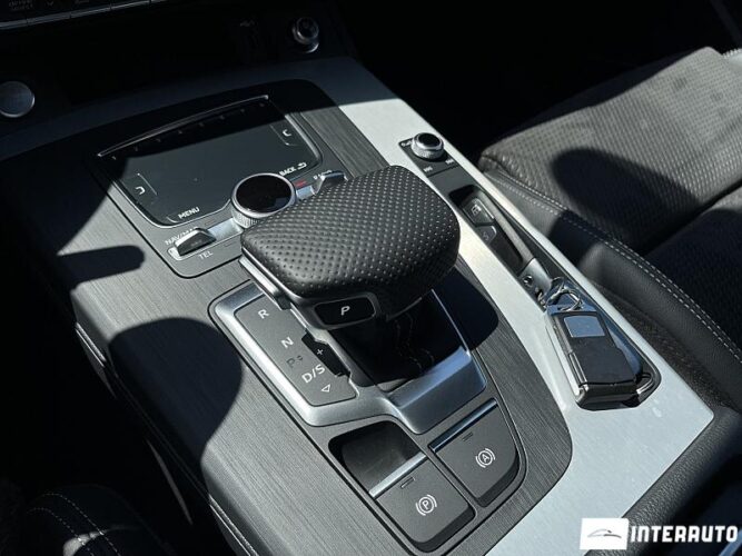 Audi Q5 43 interauto-car