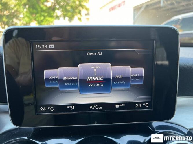 Mercedes C 350e 38 interauto-car