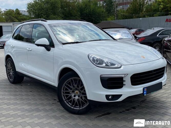 Porsche Cayenne 36 interauto-car