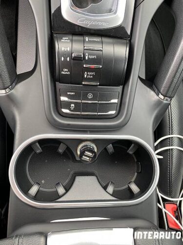Porsche Cayenne 47 interauto-car