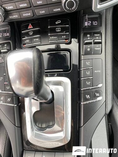 Porsche Cayenne 46 interauto-car
