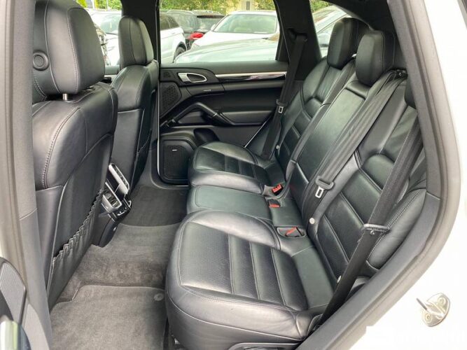 Porsche Cayenne 53 interauto-car