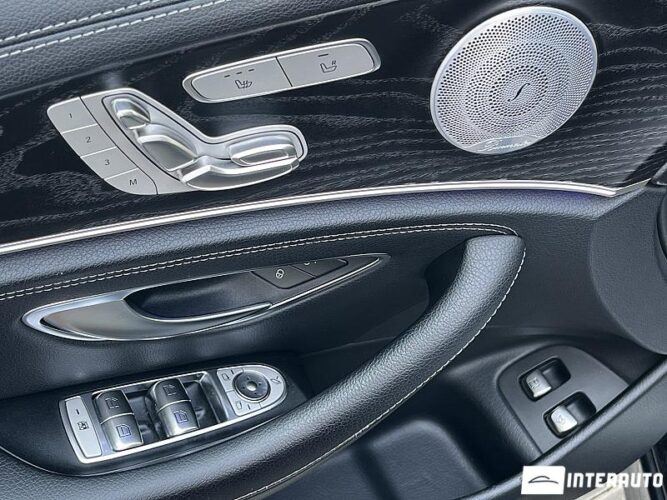 Mercedes E 300e 42 interauto-car