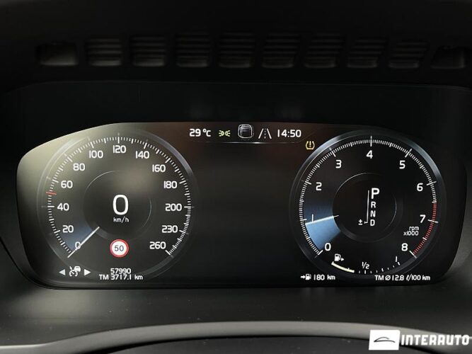 Volvo XC 90 44 interauto-car