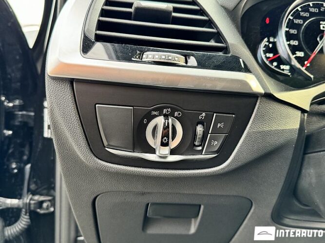 BMW X4M 71 interauto-car