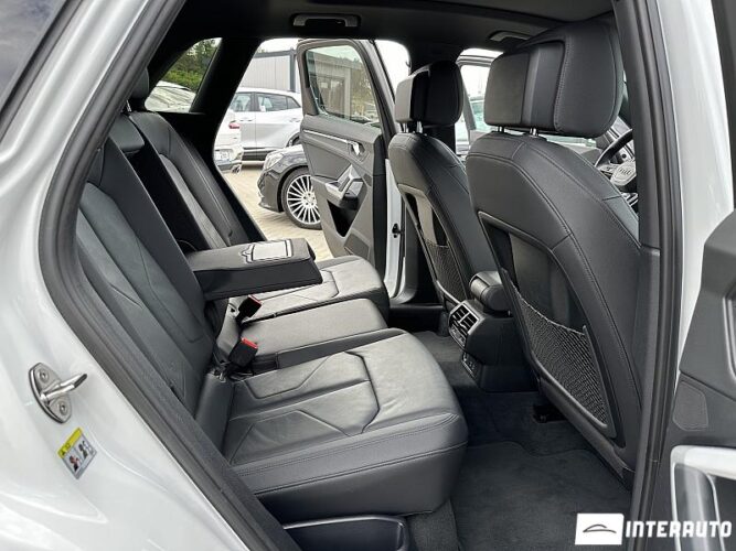 Audi Q3 52 interauto-car