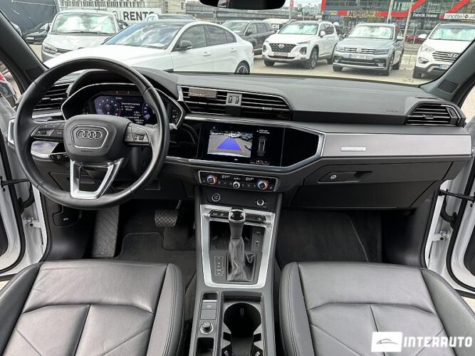 Audi Q3 42 interauto-car