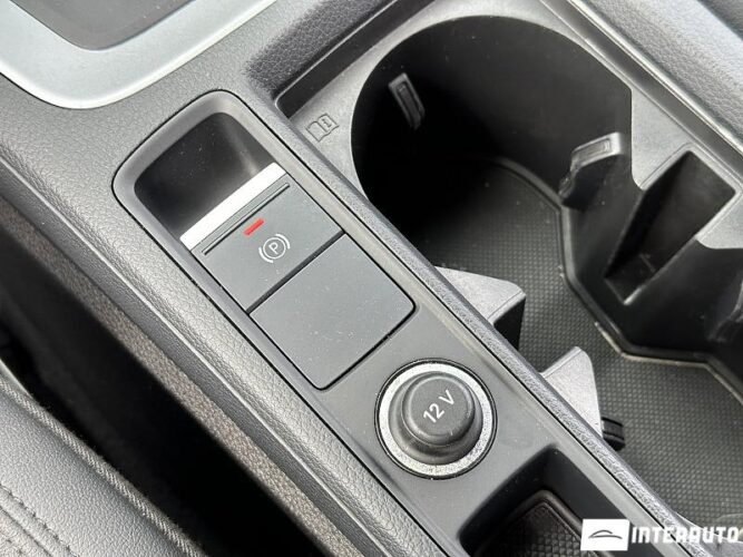 Audi Q3 49 interauto-car