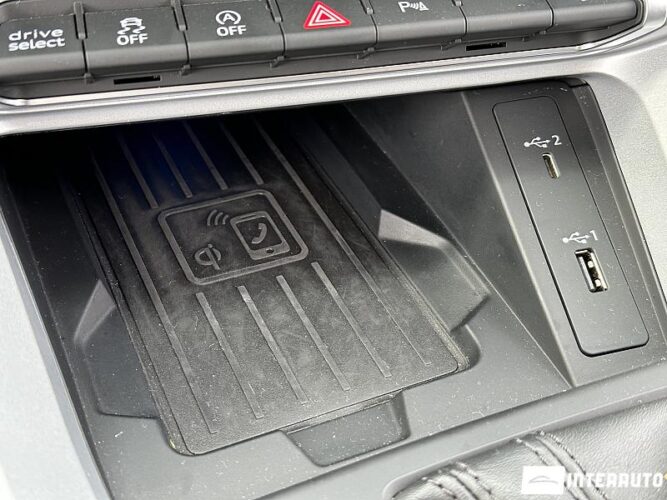 Audi Q3 47 interauto-car