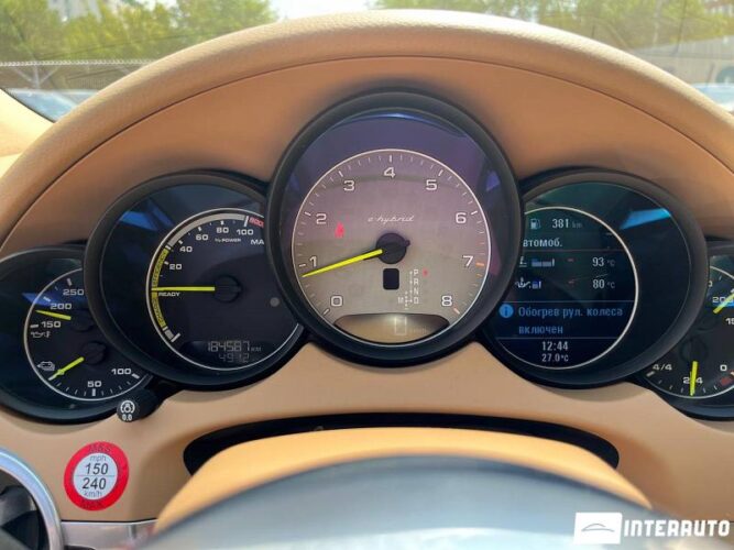 Porsche Cayenne S Hybrid 44 interauto-car