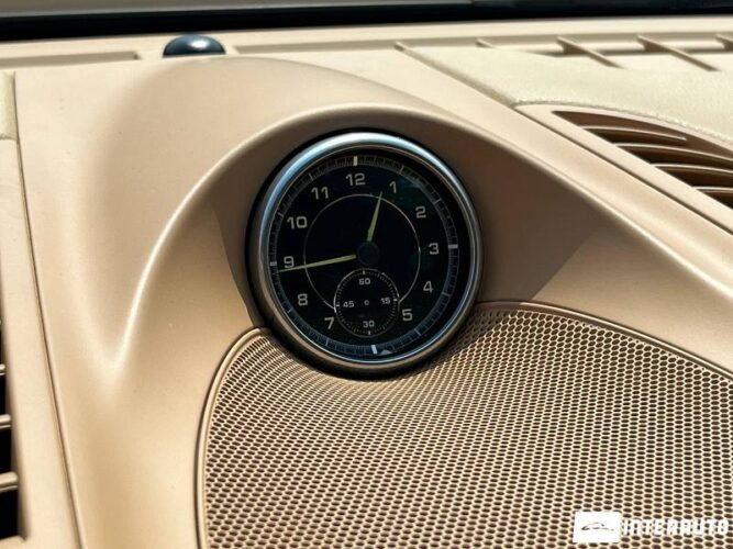 Porsche Cayenne S Hybrid 49 interauto-car