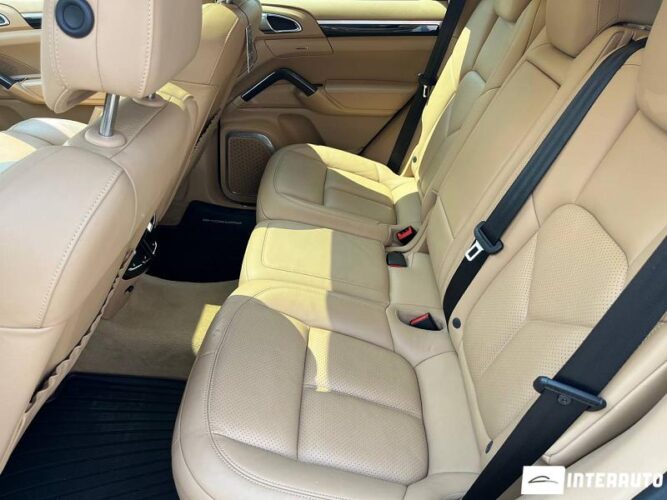 Porsche Cayenne S Hybrid 53 interauto-car