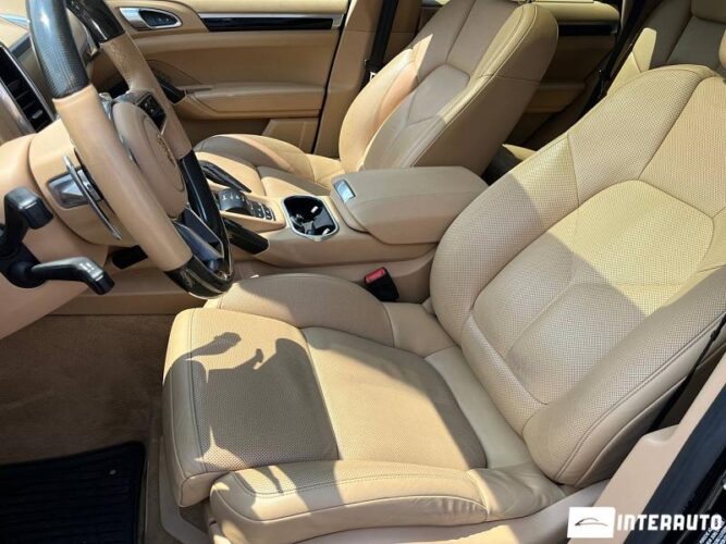 Porsche Cayenne S Hybrid 38 interauto-car