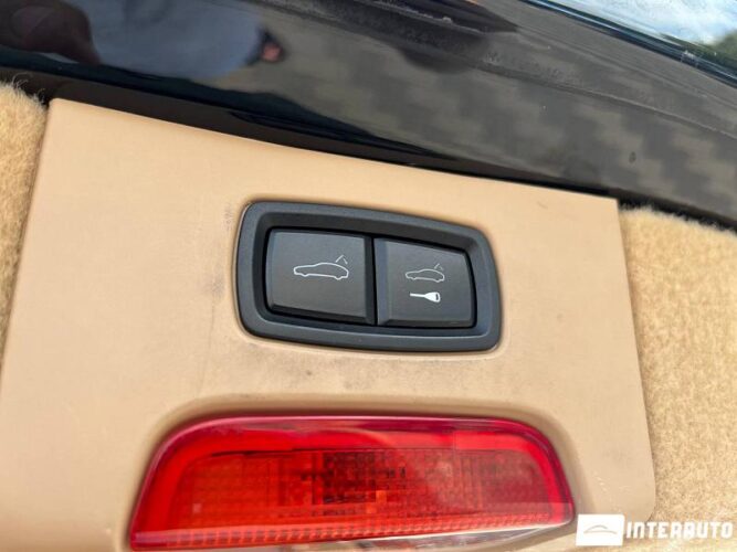 Porsche Cayenne S Hybrid 55 interauto-car