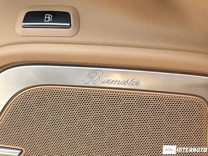 Porsche Cayenne S Hybrid 51 interauto-car