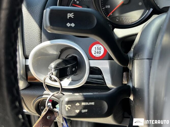 Porsche Cayenne S Hybrid 40 interauto-car