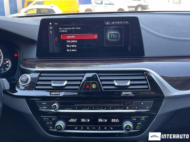 BMW 530e 44 interauto-car