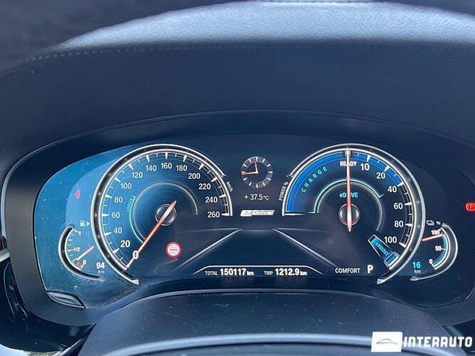 BMW 530e 43 interauto-car