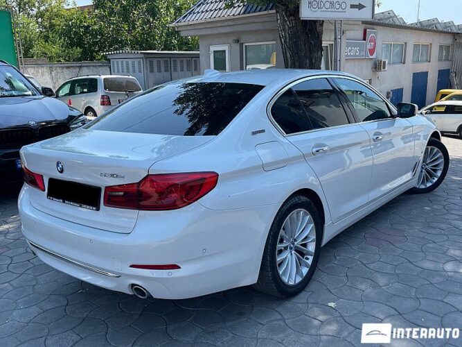 BMW 530e 36 interauto-car