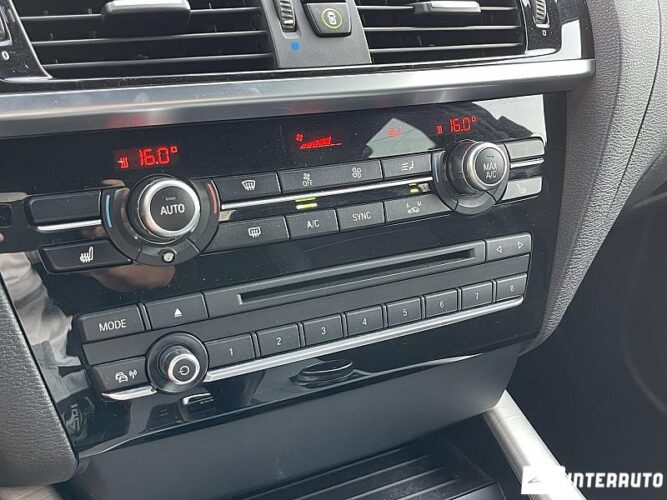 BMW X4 2.0D 42 interauto-car