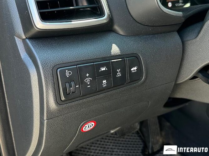 Hyundai Tucson 37 interauto-car