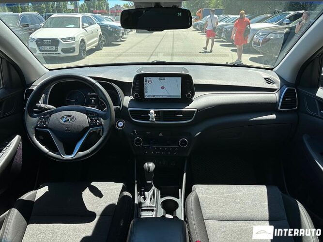 Hyundai Tucson 38 interauto-car
