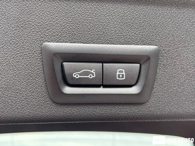 BMW X6 4.0i 66 interauto-car