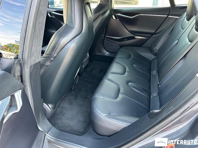 Tesla Model S 49 interauto-car