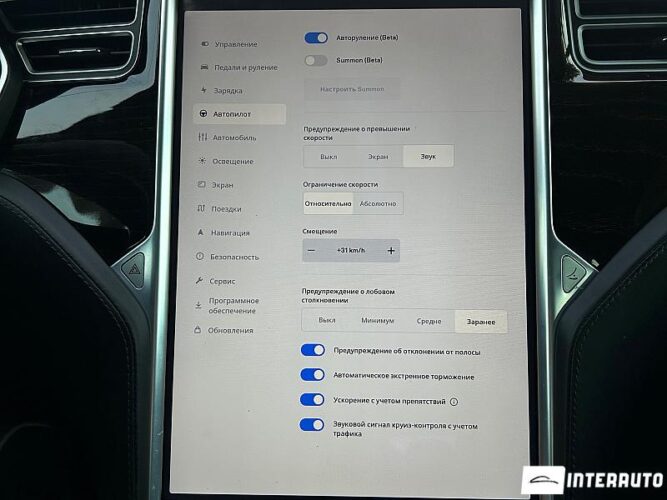 Tesla Model S 44 interauto-car