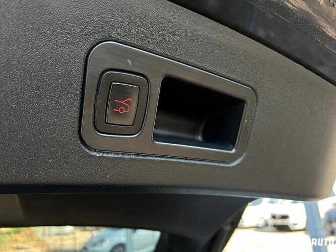 Tesla Model S 52 interauto-car