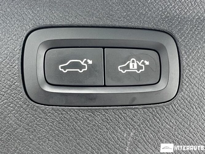 Volvo XC 90 61 interauto-car