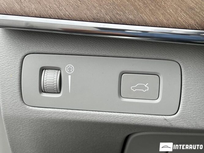 Volvo XC 90 51 interauto-car