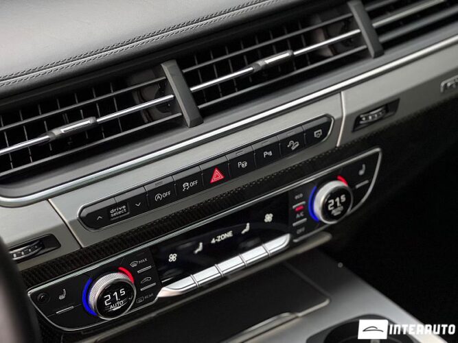 Audi SQ7 52 interauto-car