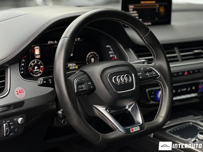 Audi SQ7 46 interauto-car