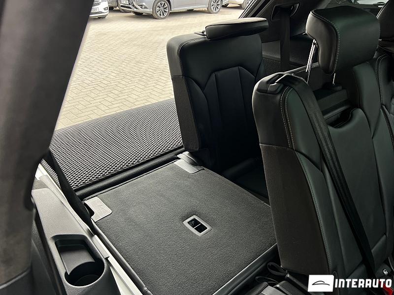 Audi SQ7 33 automobil-interauto